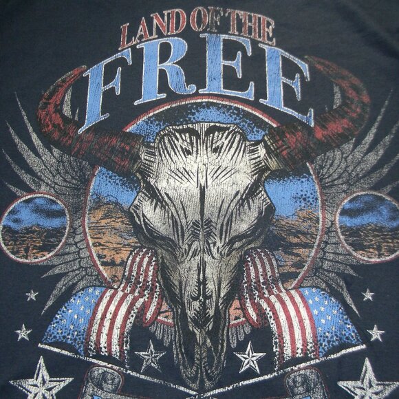 Trust the Universe Patriotic Tee Sz M Land of the FREE/Brave Red White Blue NWT - Picture 4 of 4